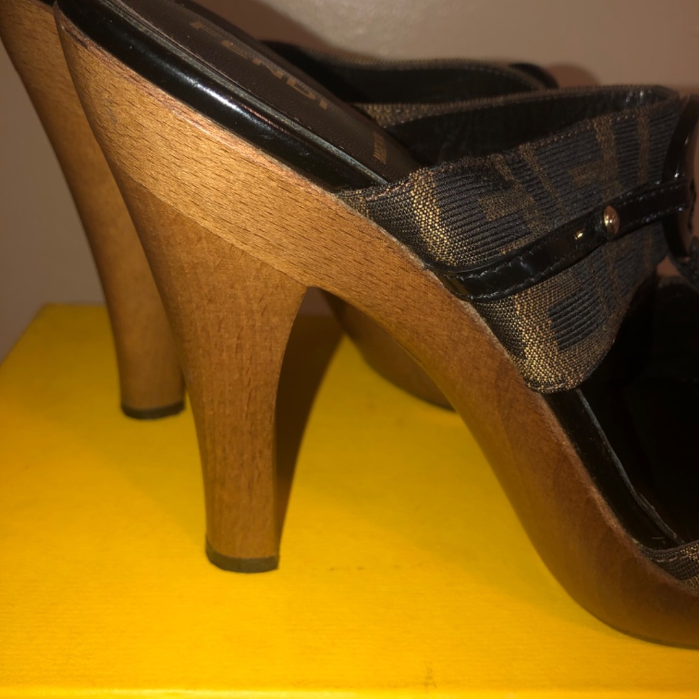 Fendi - Picture 4 of 12